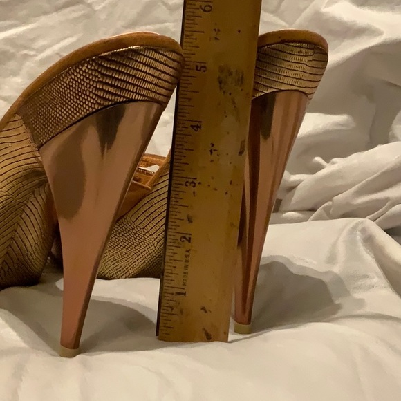 Peach suede sandal heels with open toe and bows - Picture 4 of 7